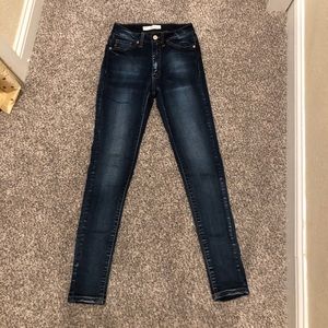 kan can mid rise jeans!